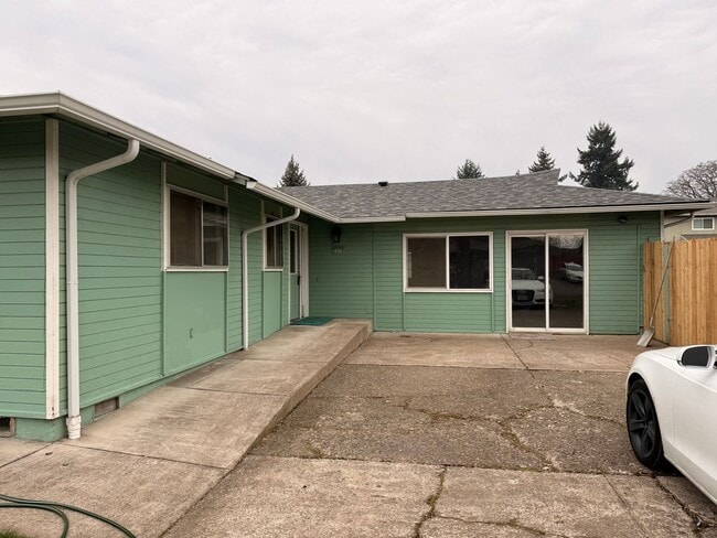 Photo - COMING SOON! 3 bedroom, 1.5 bath house in Eugene!