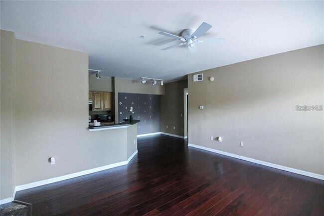 Photo - 6029 Westgate Dr Unit 725