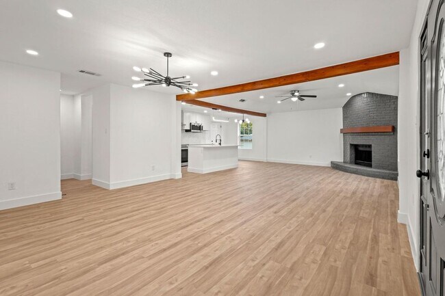 Photo - 6000 Cool Springs Dr