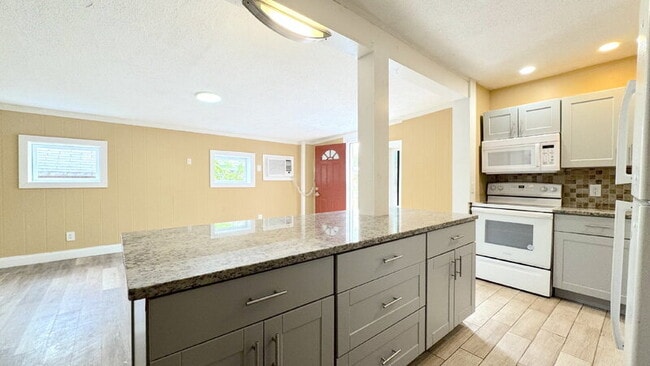 Photo - 170 Kingston Ave