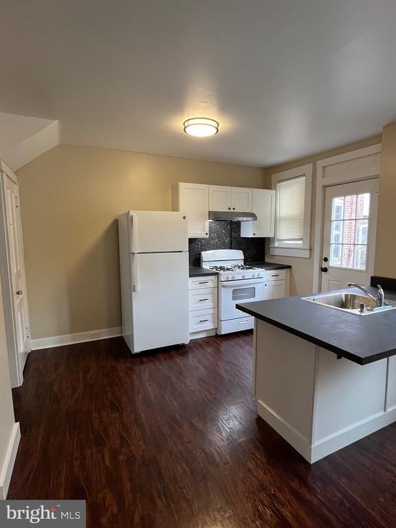 Photo - 143 Old Dorwart St