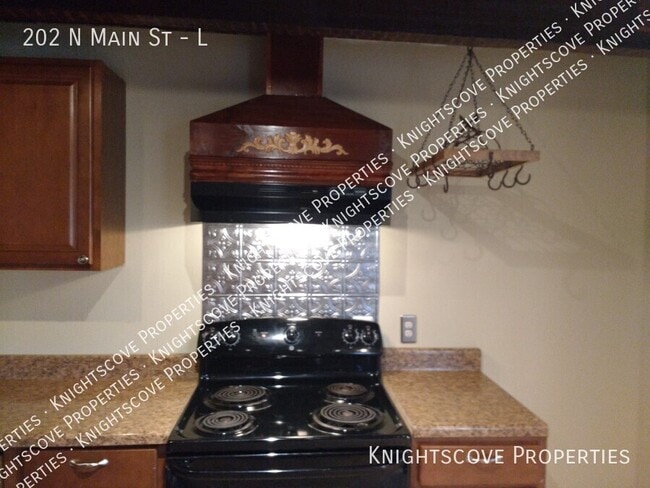 Photo - 202 N Main St Unit L