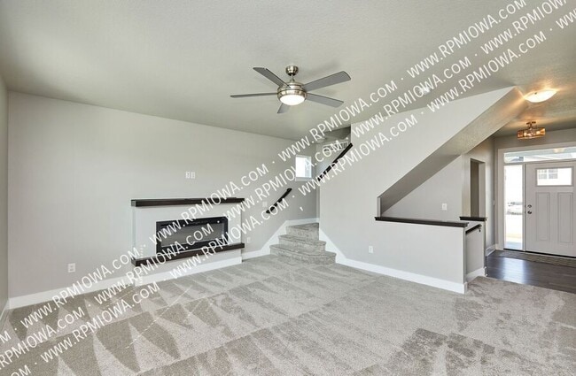 Photo - 670 SE Drumlin Dr