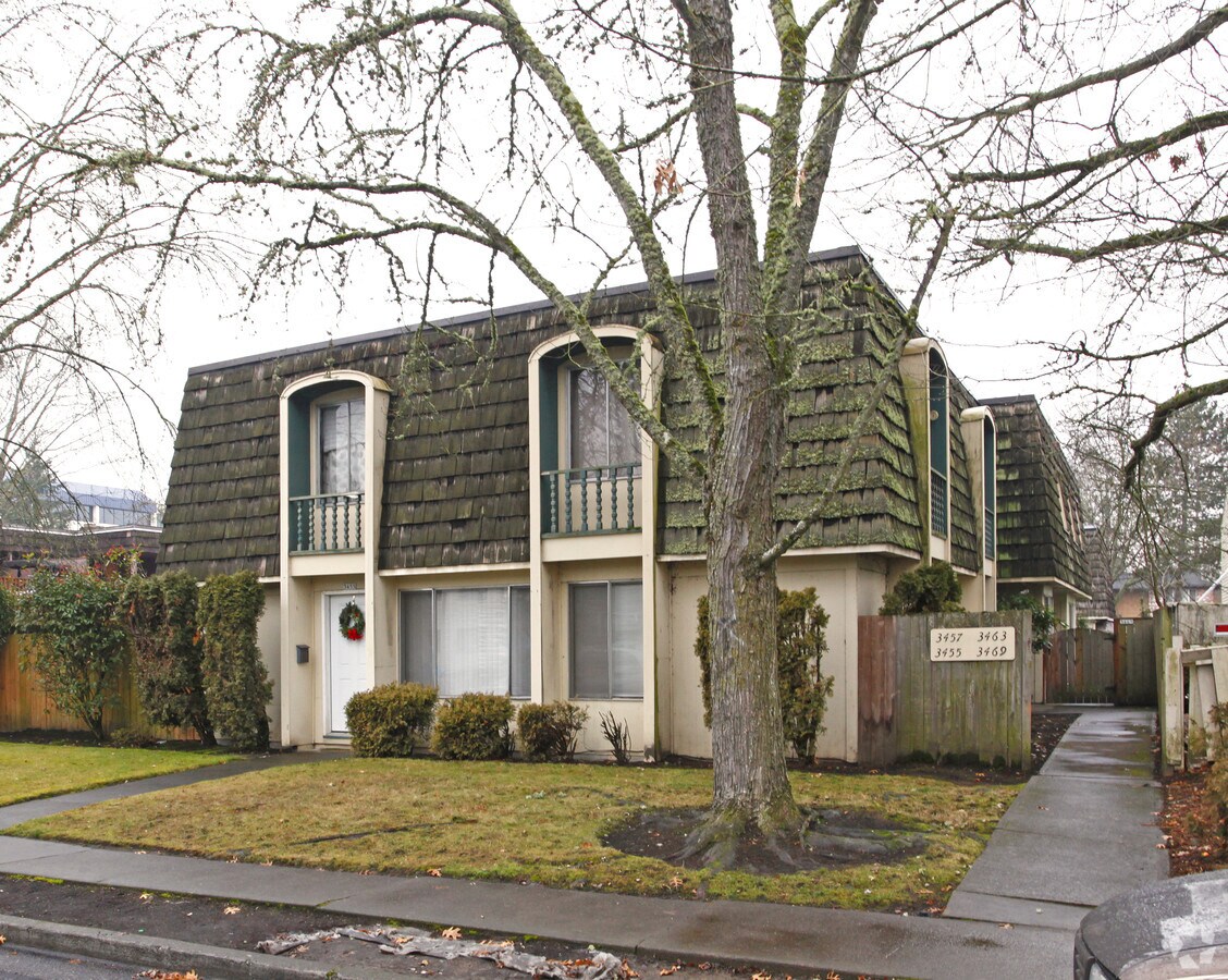 Photo - 3455-3469 SW 125th Ave Apartments