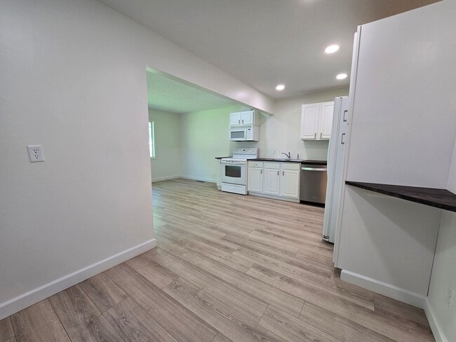 Photo - Updated 3 Bedroom Home in Downs