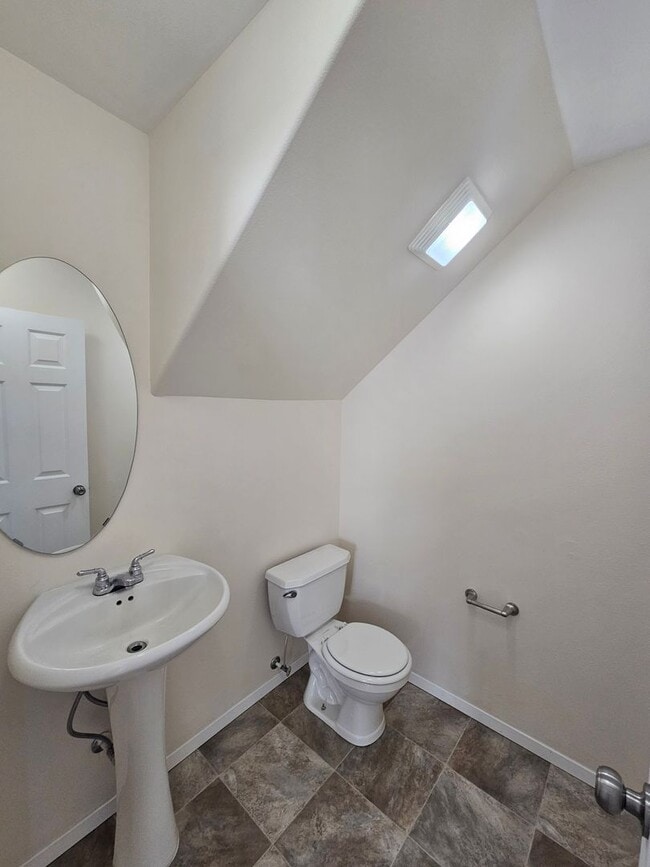 Photo - 3 Bedroom Townhome Strawberry Heights