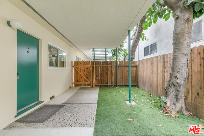 Photo - 1333 Barry Ave Apartment Unit 3