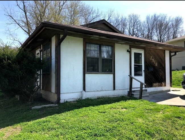 Building Photo - 2513 N 17th St Unit 2153