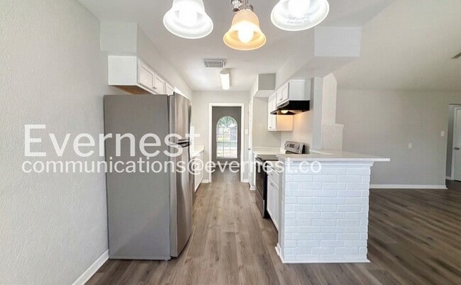 Photo - 6654 Laughlin Dr