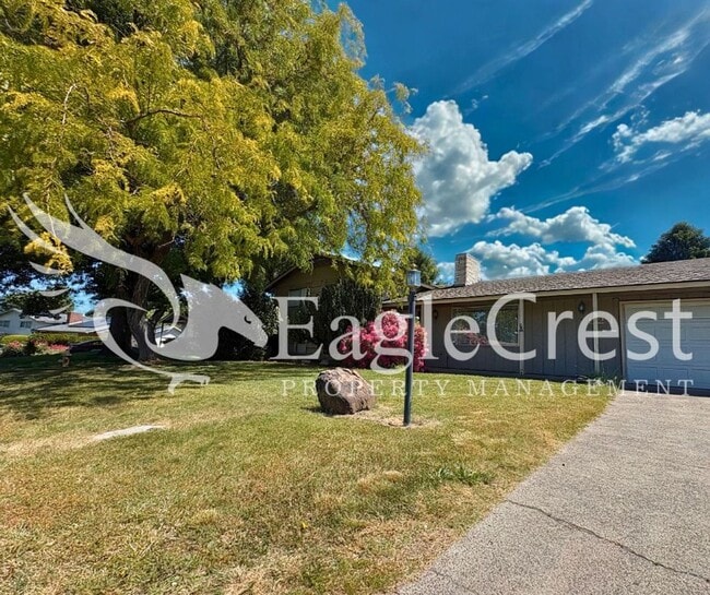 Photo - 3 Bedroom 2 Bathroom Single Family Home With Great Outdoor Space!!