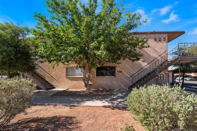 Photo - Modern Condo: Remodeled Elegance Awaits!