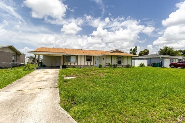 Building Photo - 2535 Ivanhoe St Rental