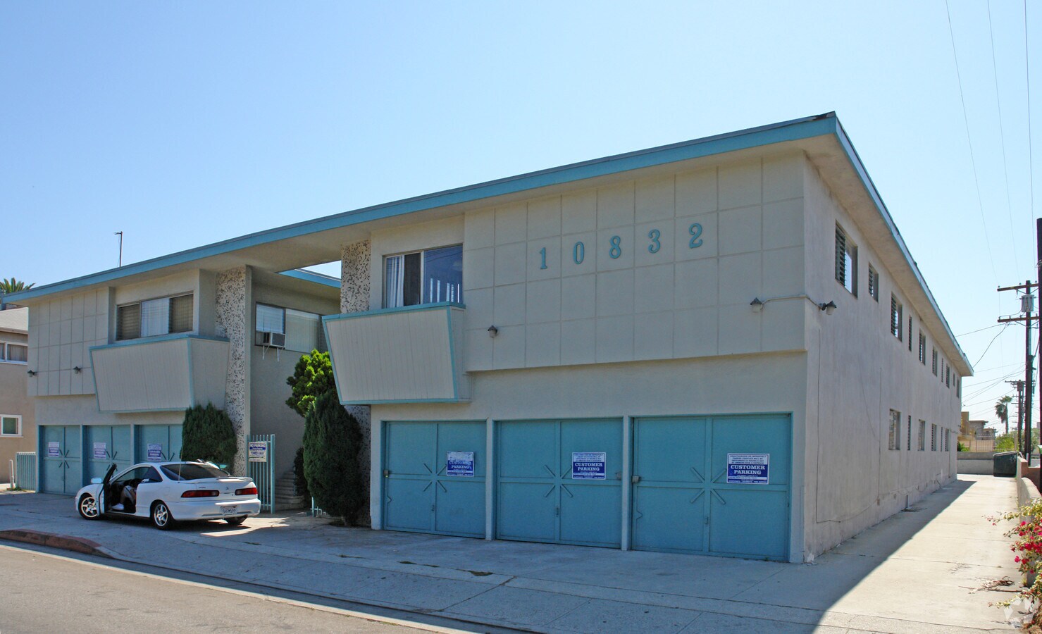 Photo - 10832 Charnock Rd Apartamentos