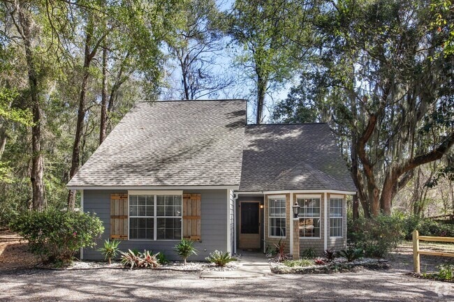 Building Photo - 70 River Oaks Cir Rental