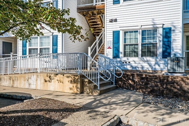 Photo - 936 Waterford Dr