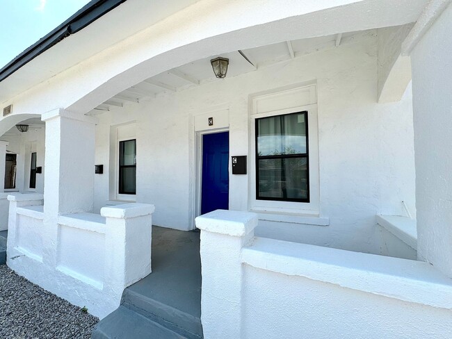 Photo - 3906 Tularosa Ave Unit C