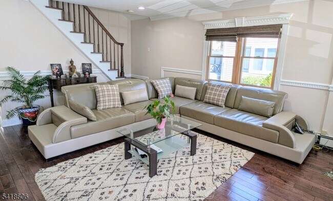 Photo - 385 Allentown Rd