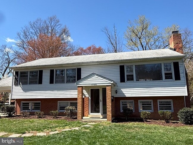 Building Photo - 1708 Monza Rd