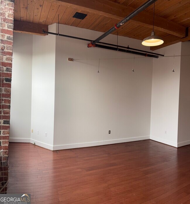 Photo - 204 Walker St SW