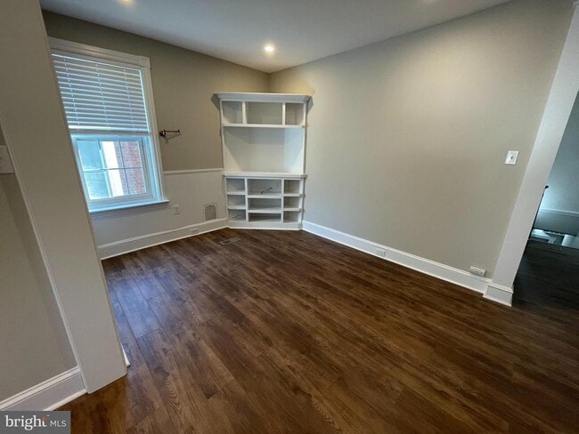 Photo - 303 S Olive St