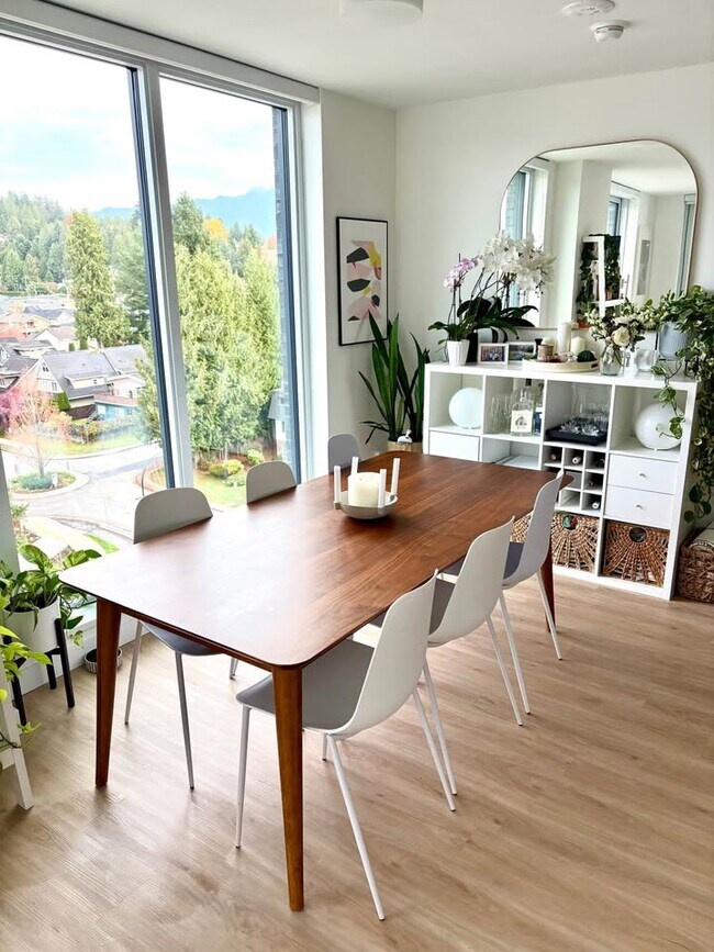 Photo - 252 15th St E