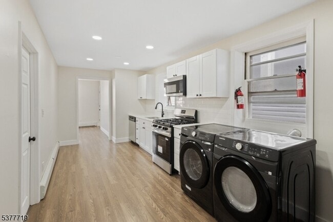 Photo - 86 Farnham Ave