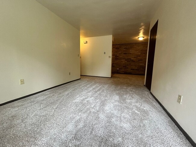 Photo - Beautiful First Floor 1 Bedroom Apartment Available at Kellywood Manor! Call Today! Unidad 602
