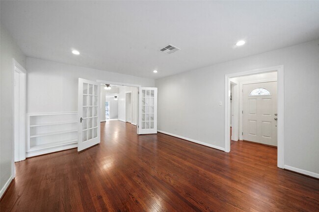 Photo - 906 Gale St