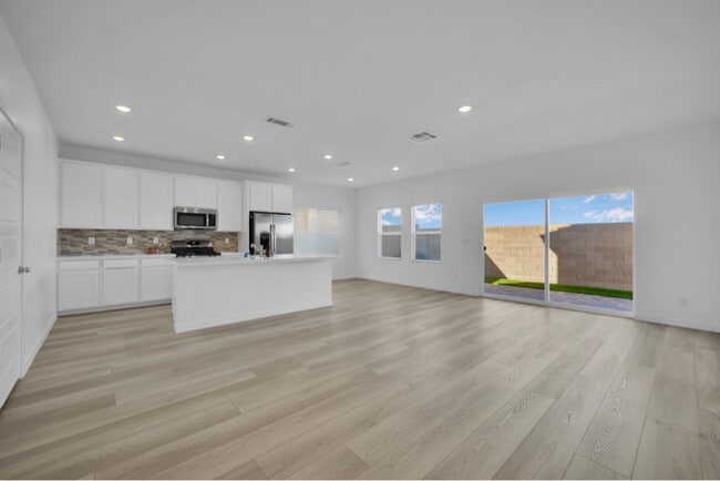 Photo - 4000 Richmar Butte Ave