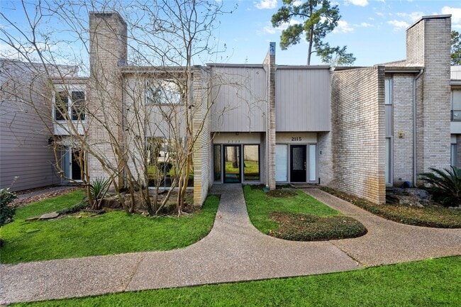 Photo - 2113 Lake Village Dr