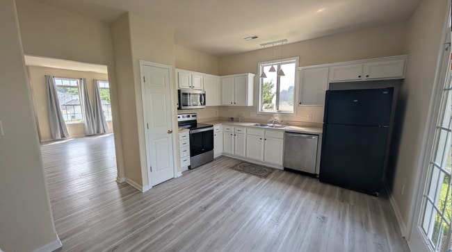 Photo - 8601 Sawleaf Ct
