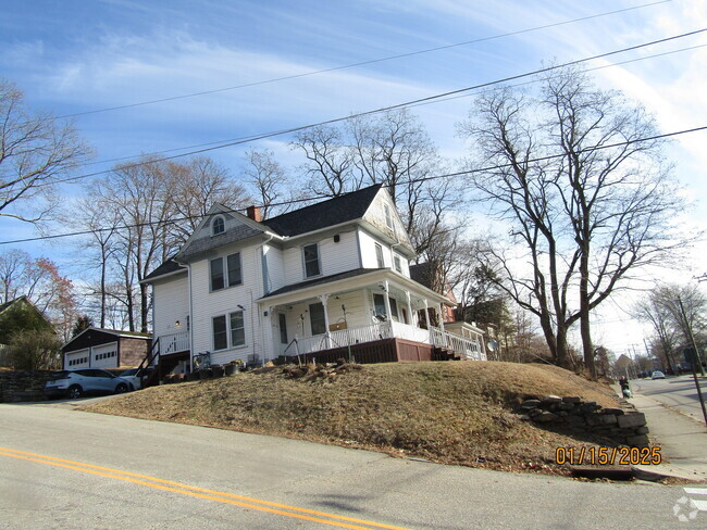 Building Photo - 319 Valley St Unit 2 Rental