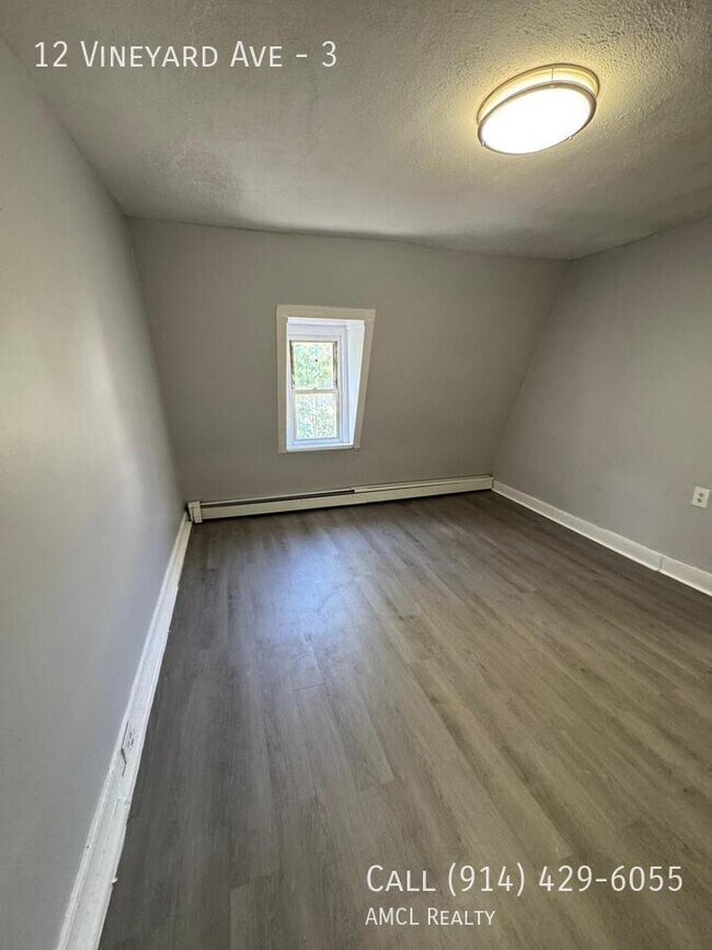 Building Photo - 12 Vineyard Ave Unit 3 Rental