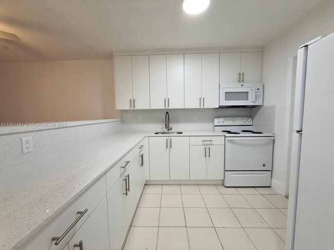 Photo - 15221 NE 6th Ave Unidad A108