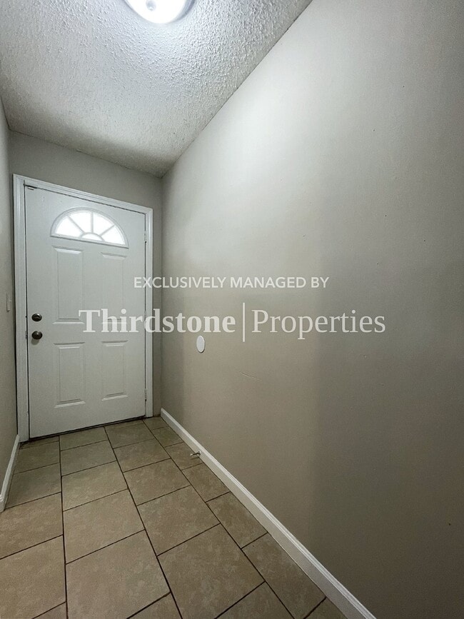 Photo - 7007 Red Robin Dr