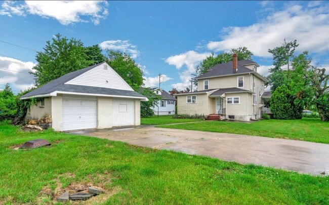 117 Station Ave Unit B