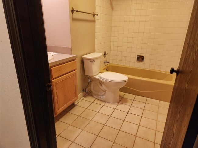 Photo - 9242 Gross Point Rd Unit 107