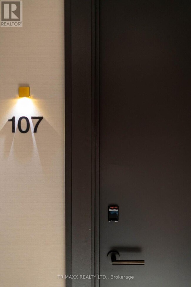 Photo - 2333 Khalsa Gate Unit 107