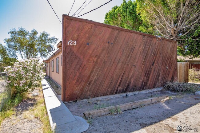 Building Photo - 123 S Magnolia Ave Unit 1