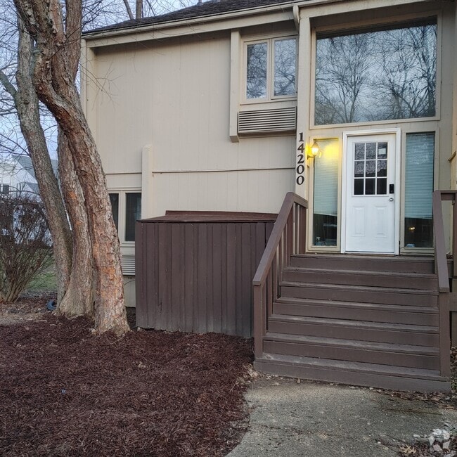 Building Photo - 14200 Harbour Pl Rental