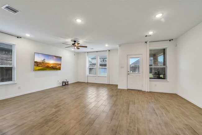 Building Photo - 31618 Donoso Dr