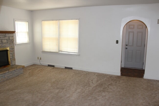 Photo - NEXT TO KSU!!!