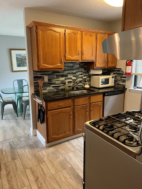 Photo - 19 Gate House Ln