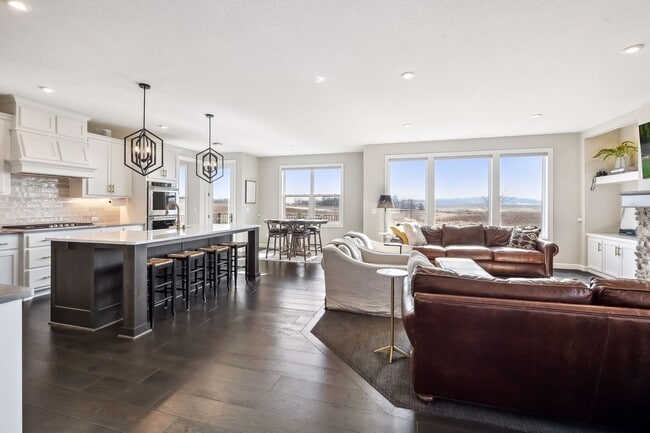 Photo - 2275 Lakeshore Point Dr N E