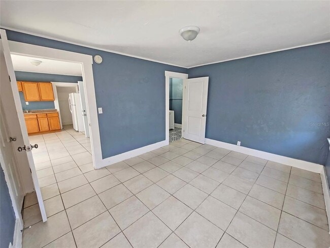612 26th St W Unit 4