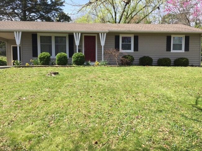 Building Photo - Lovely 3bed House off West Boulevard!!