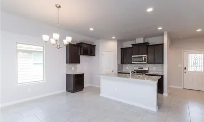 Photo - For Rent Half off Deposit Holiday Special