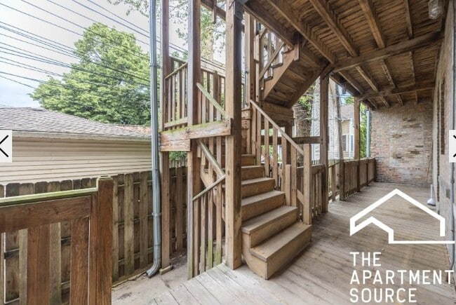 Photo - 1760 W Montrose Ave Unit 3