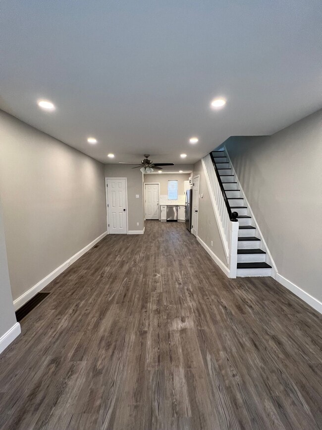 Building Photo - 1530 S Bailey St