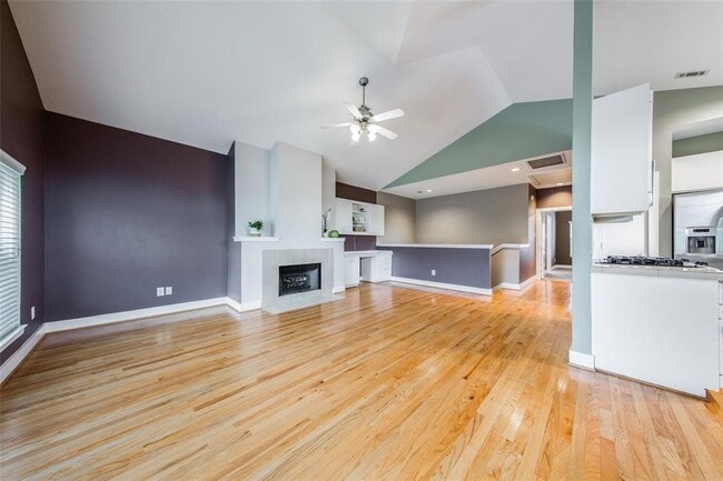 Photo - 3027 Buttercup St